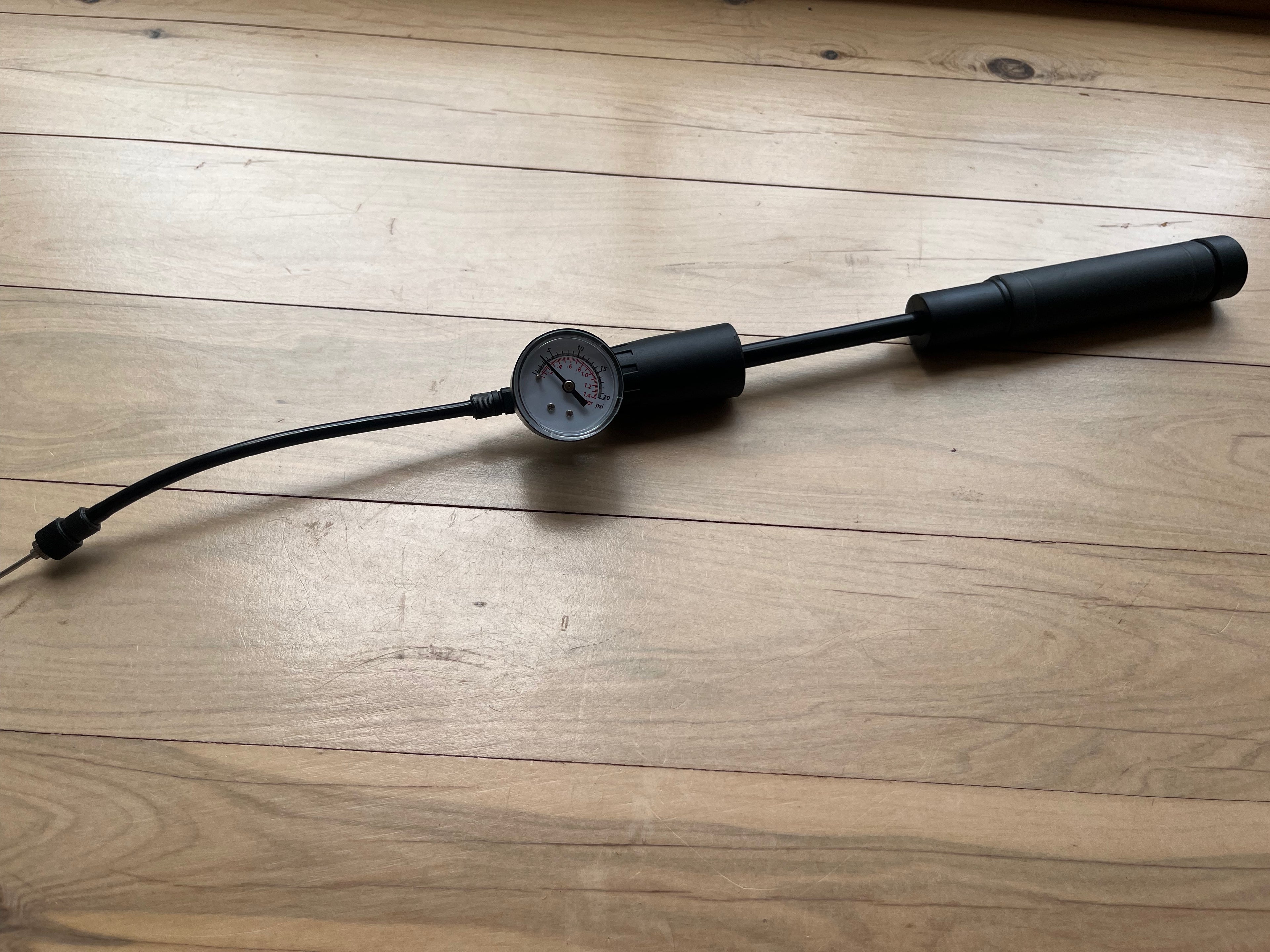 Dual Action Pump with Gauge